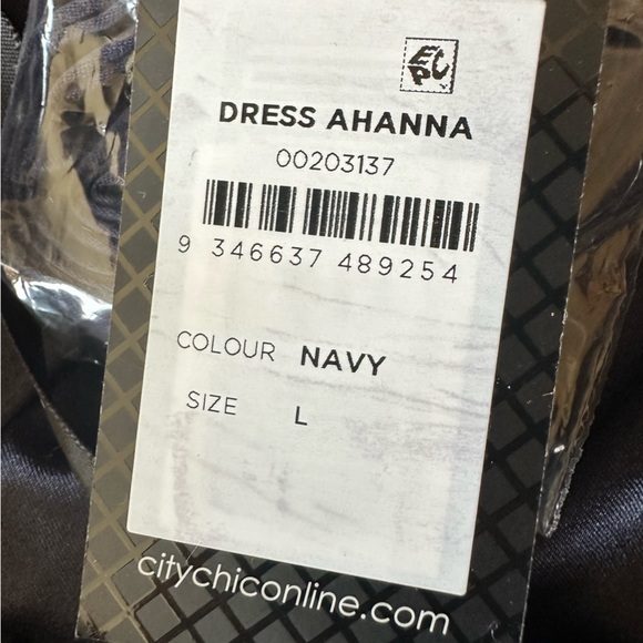 City Chic Pleat Desire Formal Event Midi Dress - Navy Sz L/20 - Picture 9 of 11